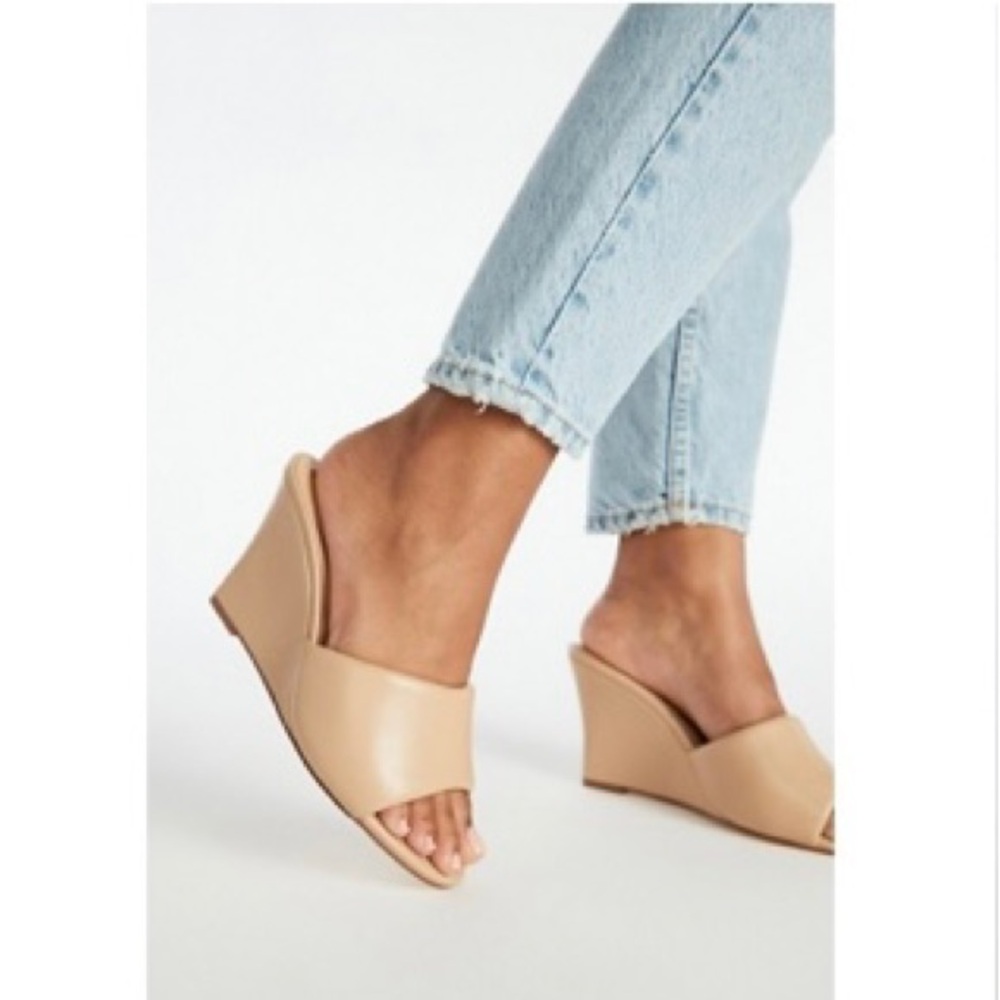 JustFab Nude Wedge Heel, Cream/Tan Wedge Heel, Never Before Worn, Brand New